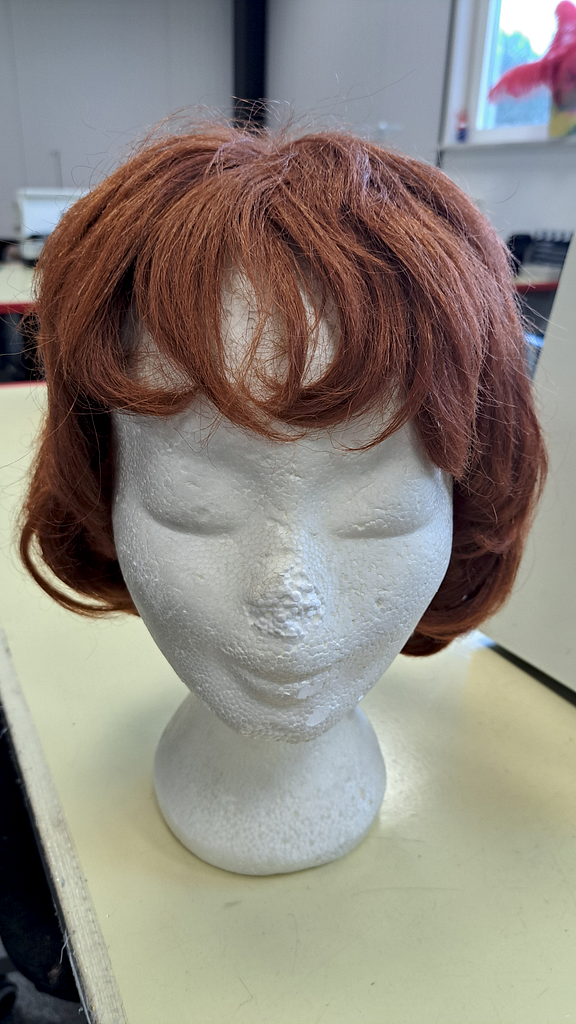 Dames rood bruine pruik half lang