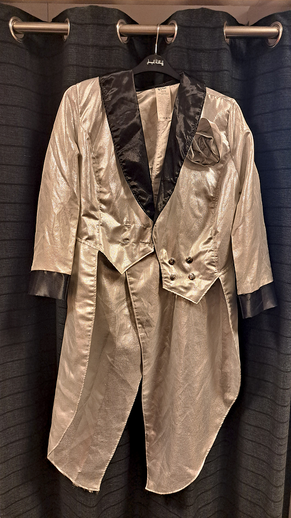 Grijs jacket met zwarte revers