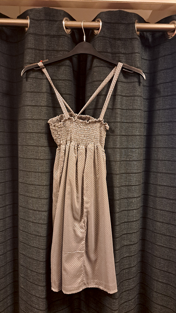 Grijze jurk elastische buste