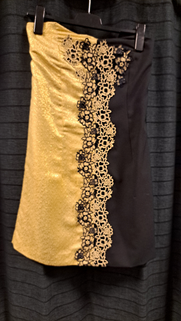 Jurk goud en Zwart bloemenprint