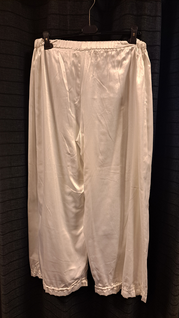 Glimmende witte 3/4 broek