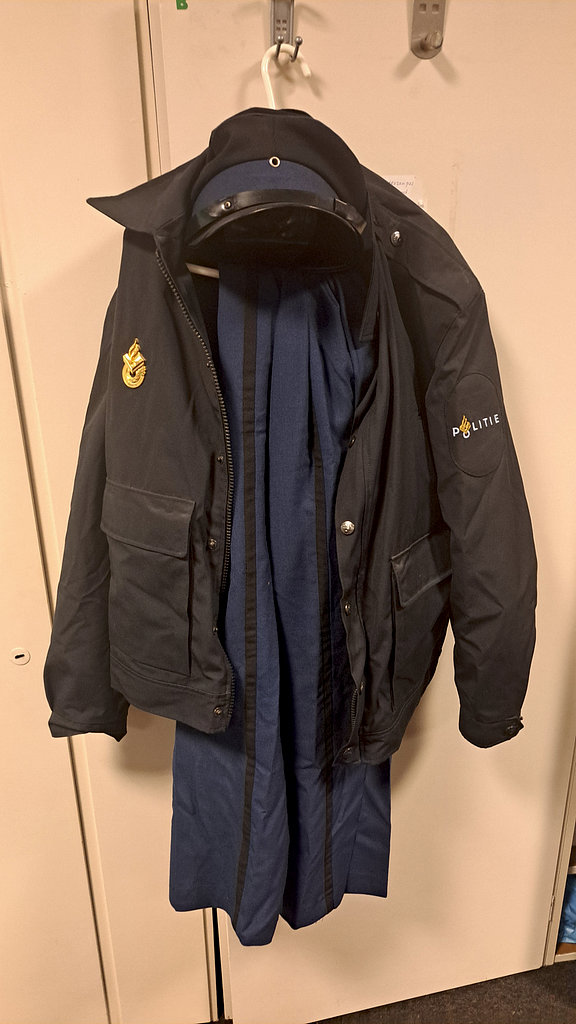 Politie kostuum met pet