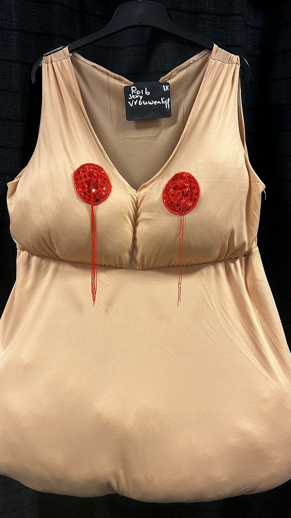 Dikke buik en borsten