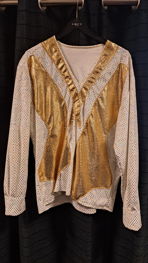 Witte blouse met gouden stukken