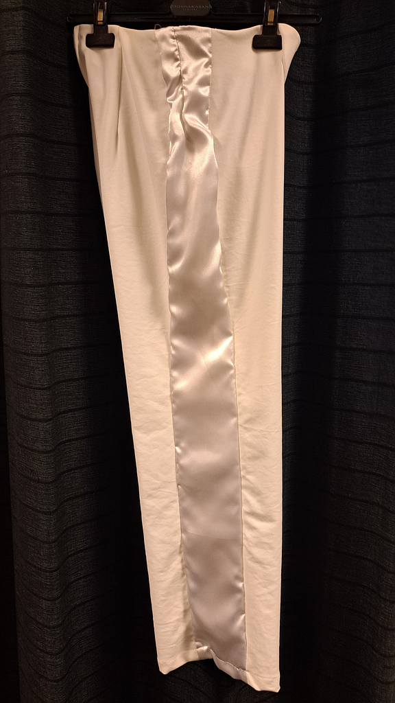 Witte herenbroek met glimmende streep