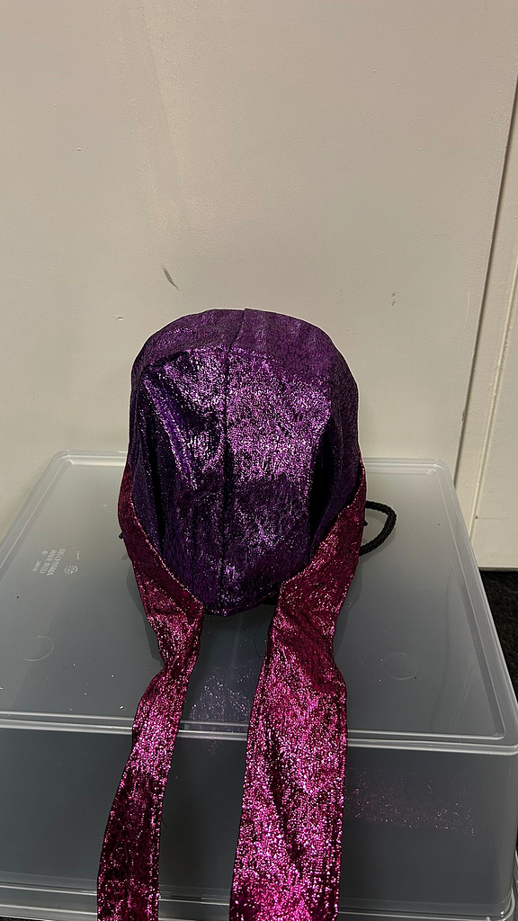 Hoedje met lint paars roze