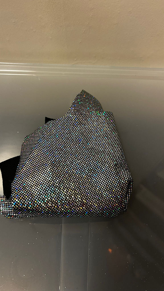 Zilverkleurige haarbloem