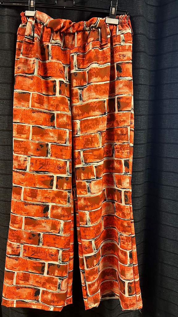 Tuinbroek stenen muur motief 