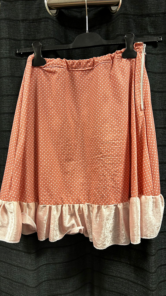 Rose gespikkelde top met rok