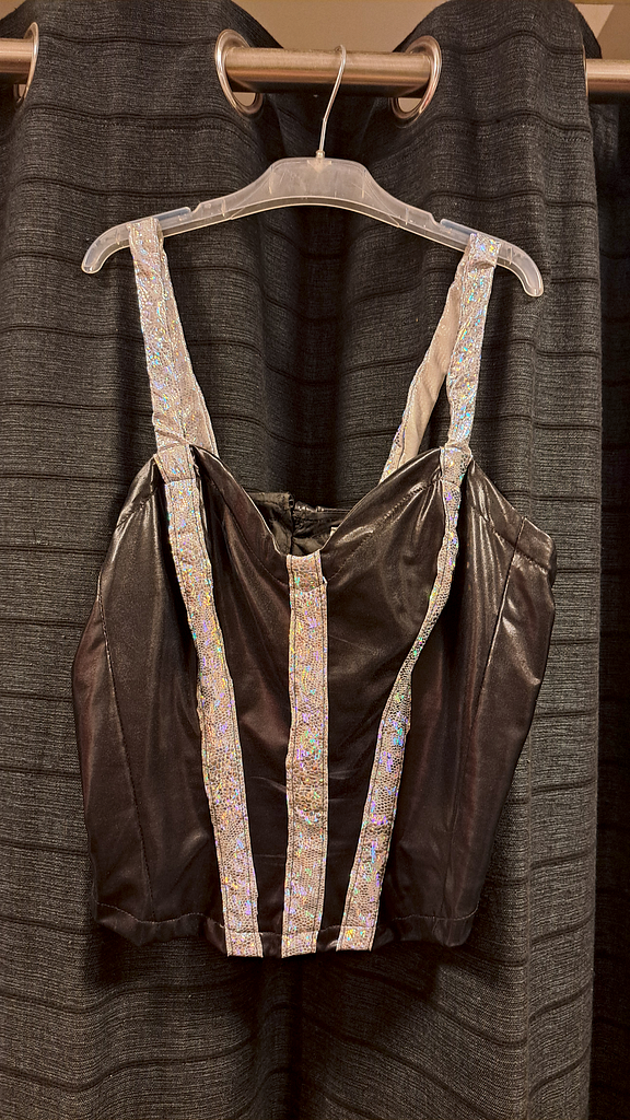 Zwarte top 3 zilver strepen