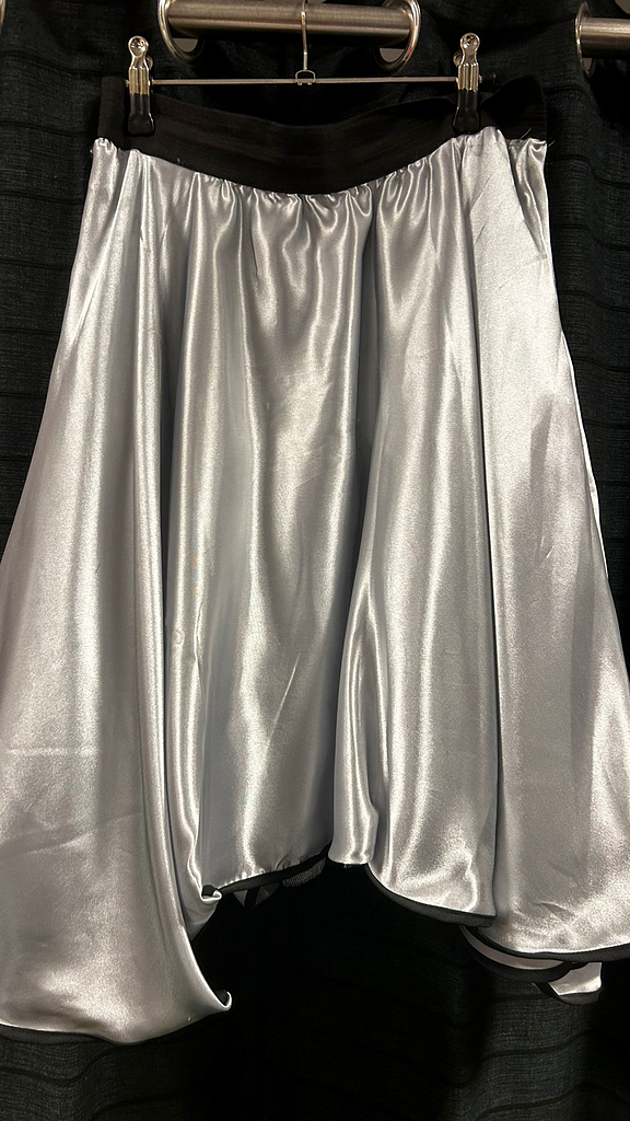 Zilver glimmende rok