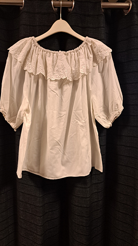 Witte blouse pofmouw kantenkraag