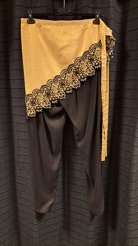 Broek met gouden omslag