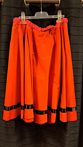 Rode middellange rok