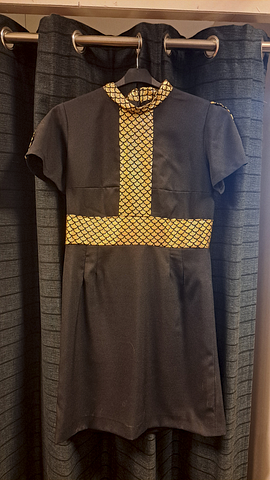 Jurk zwart met goud schubmotief