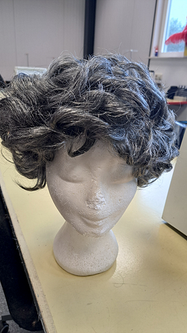 Pruik dames kort grijs