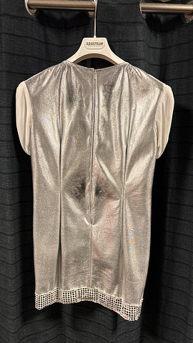 Zilveren tops met witte mouwtjes en pailletten onderkant 