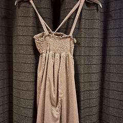 Grijze jurk elastische buste