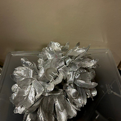 Corsage bloem zilverkleur